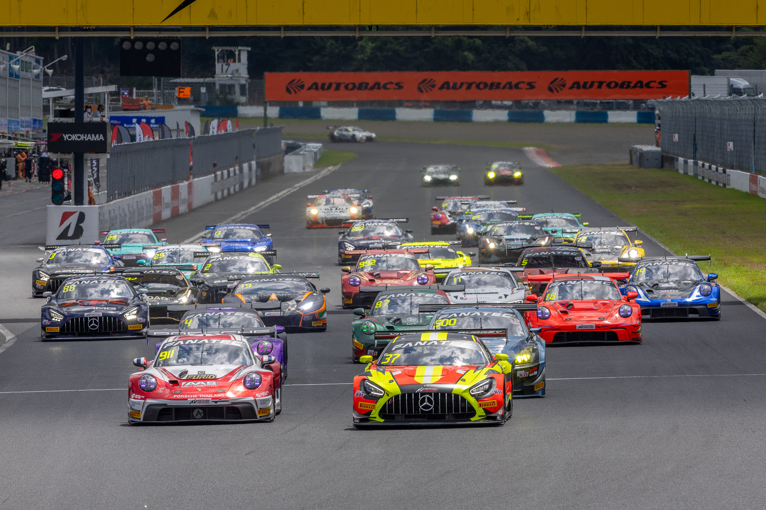 race 1 start_RS3_5810.jpg